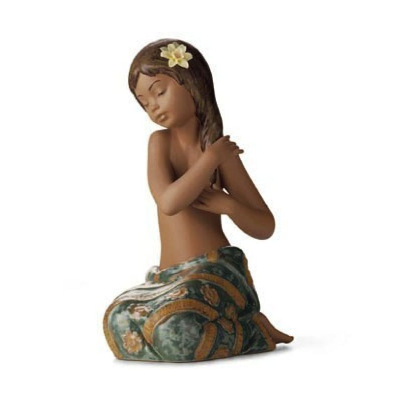 Lladro Pacific Jewel Girl Figurine 01012383