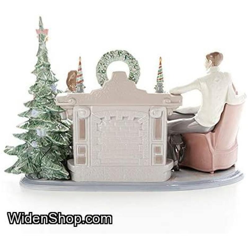 Lladro A FAMILY CHRISTMAS 01008260 (Retired 2015)